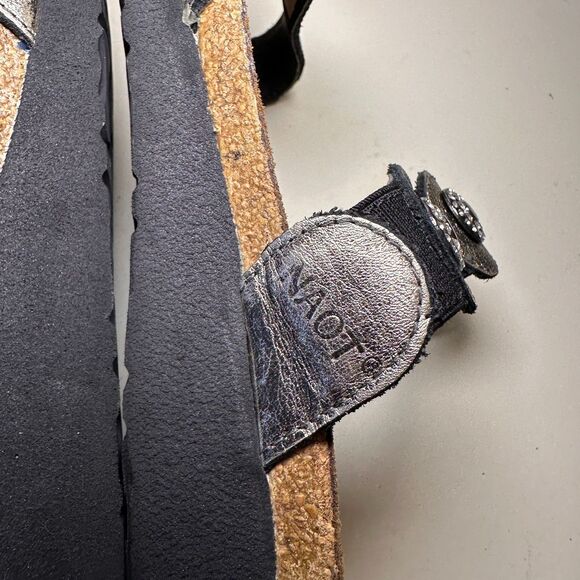 Naot Womens Marissa Sandal Size 38 7 Silver Pewter Leather Low Wedge Slide Shoe - Picture 10 of 11